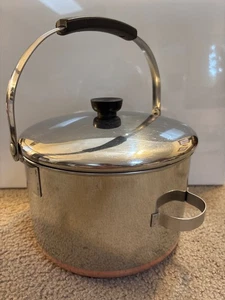 Hervidor de agua vintage anterior a 1968 REVERE WARE 8qt Stock Olla Bloqueo Fianza Mango con Tapa Leer - Imagen 1 de 9