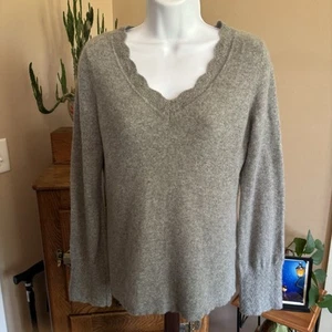 Ann Taylor Sweater 100% Cashmere Women’s Size M Gray V Neck Pullover Preppy - Picture 1 of 13