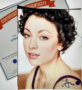 Foto firmada de LEAH GIBSON 8x10 (Wizard World Certificado de autenticidad) - Imagen 1 de 4