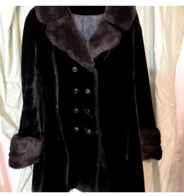  Abrigo grande vintage Borgazia de piel sintética negro mediados de siglo para mujer Foto 1 de 4