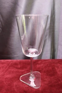 Zeitgenössischer Kristall Wasserbecher (en) Dreiecksstamm dreieckiger Fuß 8"" 10 Unzen - Bild 1 von 3