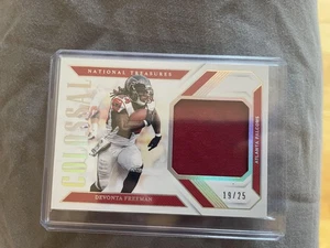 2018 Panini National Treasures Devonta Freeman Colossal Materials Prime #/25 - Imagen 1 de 2
