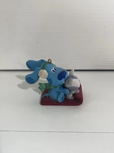 Hallmark Blues’s Clues azul y periwinkle en trineo adorno de recuerdo - Imagen 1 de 7