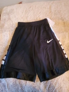 NWT Nike Boys Youth YXL Black/Shiny Black/White Elite Basketball Shorts XL - Picture 1 of 12