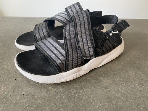 Scarpe sandali Adidas anni '90 Core neri con cinturino bianco taglia 8 EG7647