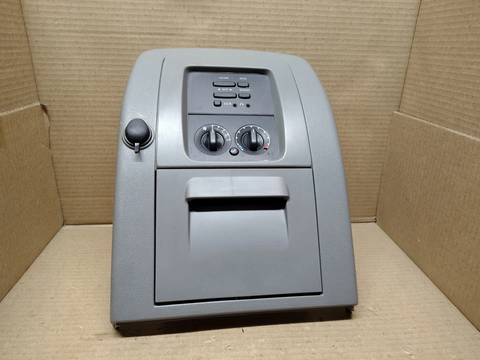 Painel de acabamento de console Ford Expedition 2003-06 com porta-copos 2L1X7804584A - Imagem 1 de 4