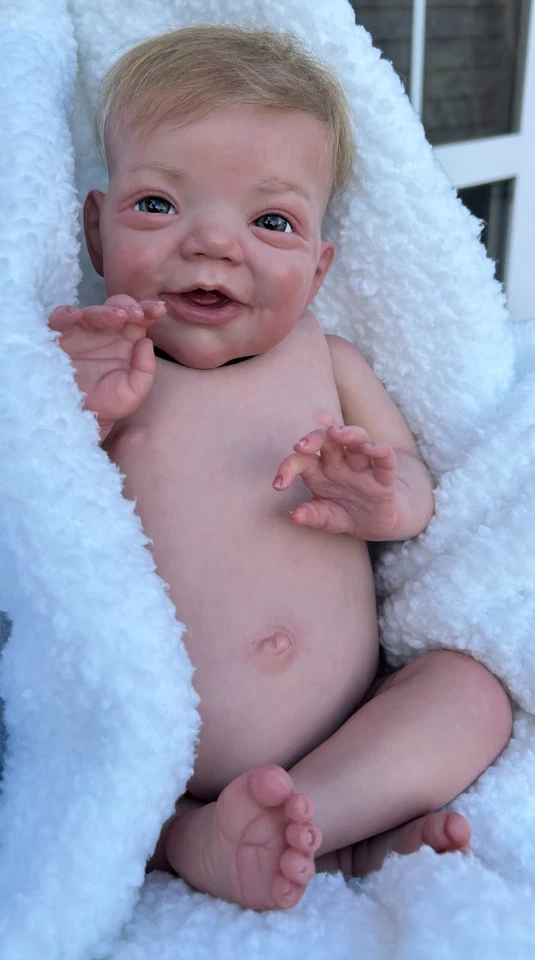 Bebé niño renacido Charlie - J.Kazmierczak; PLACA ABDOMINAL; HERMOSOS OJOS DE VIDRIO SOPLADO Foto 1 de 4