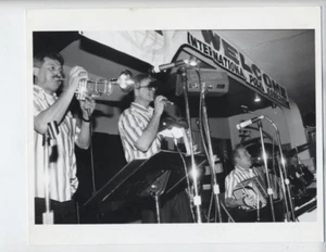 ORIGINAL MEXICAN AMERICAN PHOTOGRAPHER PULITZER CHICAGO MONSIVAIS RARE VINTAGE - Picture 1 of 2