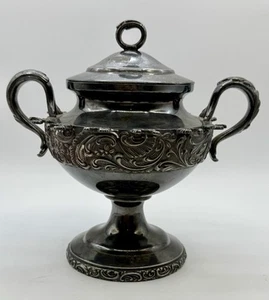 Ornate Crab Dish Antique Meriden B Co Quadruple Silver Plate Stemmed Lid Bowl - Photo 1/10