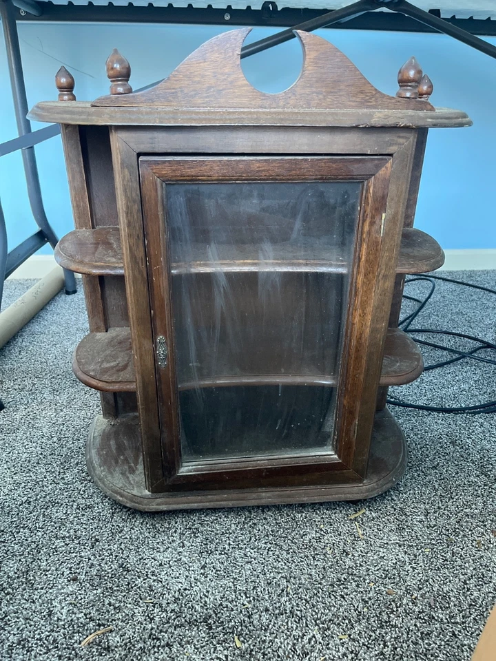 mueble curiosidades estilo vintage Foto 1 de 1