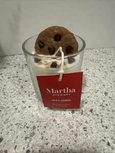 Bougie parfumée Martha Stewart lait et biscuits pépites de chocolat 3,5 x 3 pouces 8,3 oz - Photo 1/3