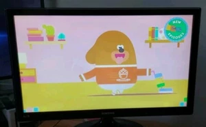 Samsung HD TV Monitor LED Sync Master T23B550 Black Television & tv Remote 23” - Picture 1 of 4