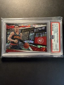 2019-20 Panini Revolution Shock Wave Fractal Trae Young #5 - Picture 1 of 4