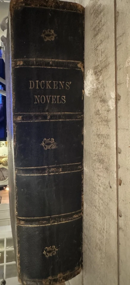 Very Rare Dickens Novels Can’t Find Anywhere Online Circa 1848 Antique Book Foto 1 de 4