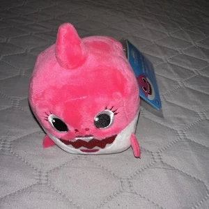 Peluche Baby Shark Mommy Shark 3” - Imagen 1 de 3