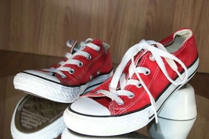 ALL STAR CONVERSE CHUCK TAYLOR 3J236 ROT WEISS CANVAS FREIZEITSCHUH KINDER 1,5Y - Bild 1 von 12