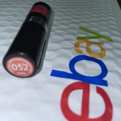 Lápiz labial RIMMEL COOL SHINE 052 GENIAL sin sellar DESCONTINUADO VINTAGE defecto nuevo sin caja Foto 1 de 2