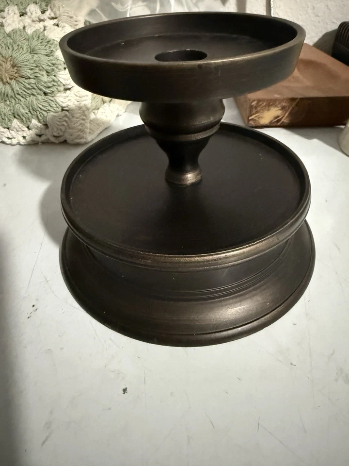 Suporte de vela Pier 1 importado metal bronze pedestal - Imagem 1 de 4