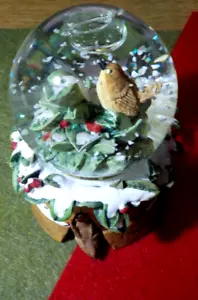 Hallmark Nature's Sketchbook Snow Globe Bird Motif Holly Snow Marjolein Bastin - Picture 1 of 7