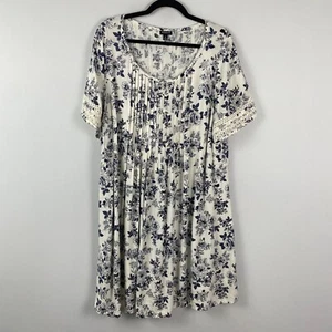 Torrid Pintuck Floral Short Sleeve Dress Size 2X Lace Trim White Navy - Picture 1 of 10