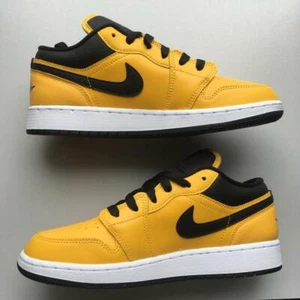 Nike Air Jordan 1 Low GS University Gold Black 553560 700 - SIZE 4.5Y = 4.5 MENS - Foto 1 di 9