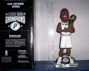 2003 DAVID ROBINSON 10 ZOLL CHAMPIONSHIP TROPHY/RING BOBBLEHEAD SPURS NEUWERTIG - Bild 1 von 2