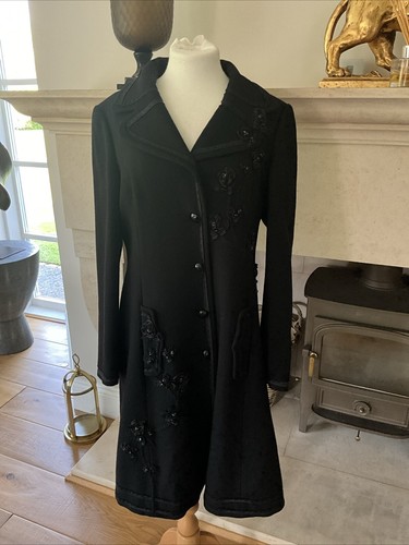 Cappotto Moschino economico e chic nero con perline impreziosito vestibilità svasato lana UK 14