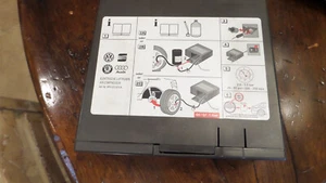 AUDI Q5 Q7 EMERGENCY TIRE WHEEL AIR COMPRESSOR PUMP OEM 8P0 012 615A - Picture 1 of 5