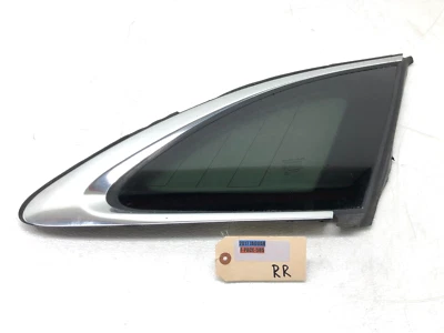 Jaguar F-Pace 2017-2023 paso derecho cuarto trasero ventana vidrio con moldura de moldura fabricante de equipos originales. Foto 1 de 4