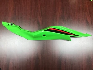 Panel de plástico carenado con capucha izquierda cola trasera trasera Kawasaki 23 24 ZX4RR 0 MILLAS - Imagen 1 de 14