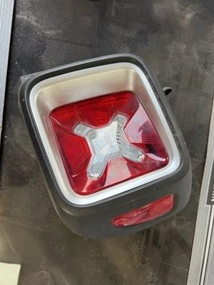 Задний фонарь правый для Jeep Renegade 2018-2023 годов выпуска ограниченного выпуска 51964237 - Изображение 1 из 4