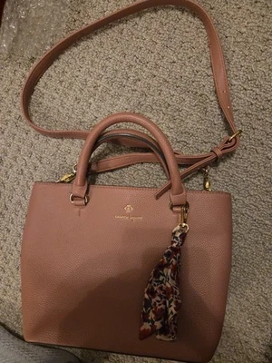 Conjunto de monedero Nanette Lepore rosa mamá de mamá y mini yo Foto 1 de 4