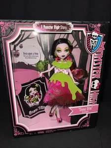 Monster High Doll Draculaura Snow Bite Scarily Ever After Mattel 2012 NR - Picture 1 of 21