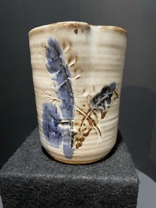 Art Pottery Vase Designed Blue Feathers Unsigned Handmade Tan Grey 5” Tall - Picture 1 of 12