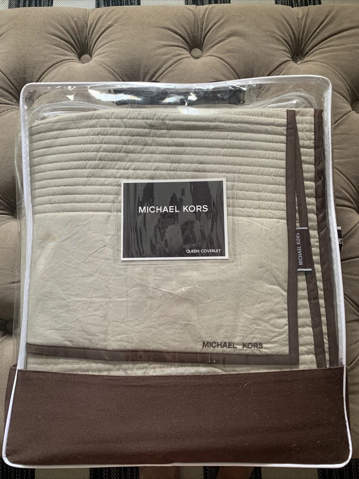 Nuevo en Paquete Michael Kors Jet Set Queen Edredón Cobertor ~ Bronceado/Marrón Foto 1 de 4