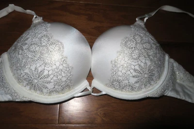SUJETADOR BOMBSHELL 36A VICTORIA'S SECRET SUPER PUSH UP AÑADIR 2 TALLAS 🌹ALMOHADILLAS ENCAJE SATINADO Foto 1 de 4