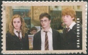 US #4837 MNH 2013 Harry Ron Hermione Harry Potter Wizards - Picture 1 of 1
