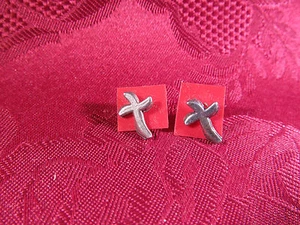 Pierced Antiqued Silvertone Cross Earring Pair Posts - Bild 1 von 1