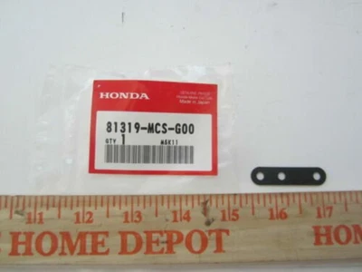 Placa de borracha NOS Honda alforje QTD 7 ST1300 2003-2019 81319-MCS-G00 - Imagem 1 de 4