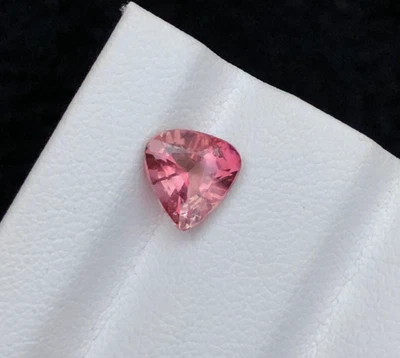 Pink Tourmaline Gemstone: 1.22 ct Trillion Cut, Afghanistan Origin - Image 1 of 3