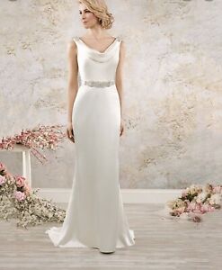 Alfred Angelo Modern Vintage wedding dress style 8553 size 4