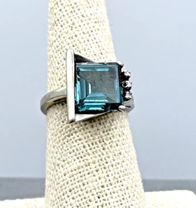 10k White Gold Modernist Square Step Cut London Blue Topaz Ladies Ring 6.5 - Picture 1 of 10