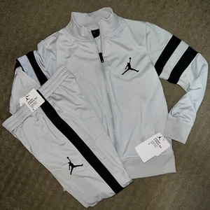 NIKE JUMPMAN Sportswear Big Kids Tracksuit 2 Pc Set Small 7/8 Gray Black NWT - Picture 1 of 5
