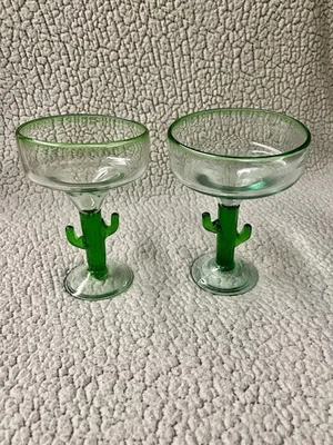 JUEGO DE 2 VASOS MARGARITA MEXICANOS SOPLADOS A MANO BORDE VERDE GRUESO PESADO TALLO CACTUS Foto 1 de 4
