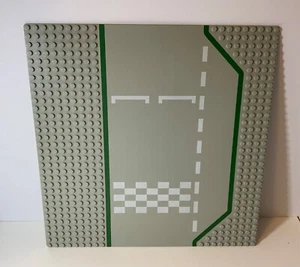 VTG Lego Old Gray Base Plate 32 x 32 Race Track Finish Line Pit Stop 425p01 - Picture 1 of 3