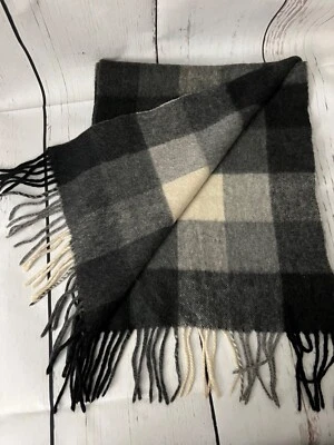Bufanda de invierno de cachemir gris a cuadros con flecos Foto 1 de 4