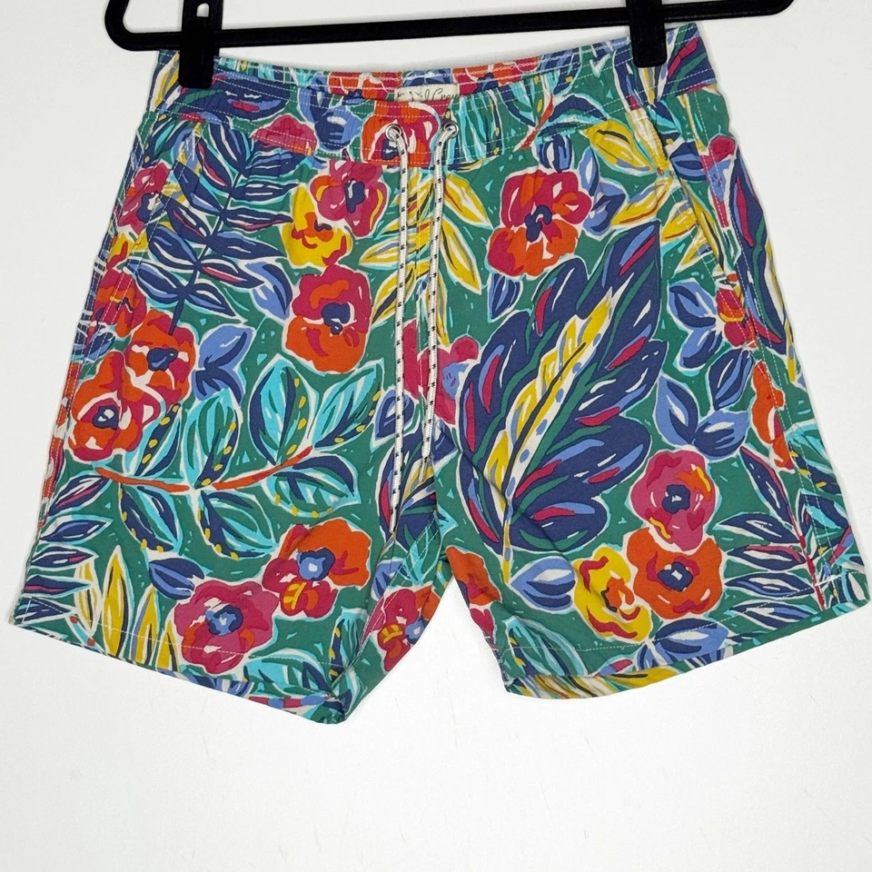 CrewCuts J. Baúl de baño Crew floral tropical ECONYL nailon para niño talla 6 pequeño Foto 1 de 4