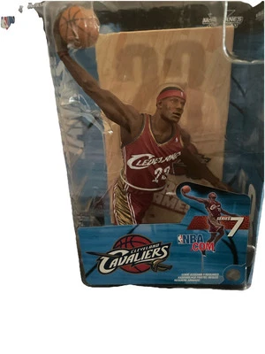Figura de acción McFarlane NBA LeBron James 2004 segunda edición serie 7. Foto 1 de 4