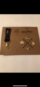 HARRY POTTER LIMITED Edition Exclusive New York Pin Set Collectible Lightening - Picture 1 of 9