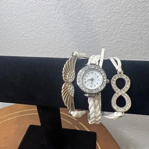 White Dial Crystal Accent Silver Tone Case White Breaded Band Watch New Battery - Picture 1 of 8